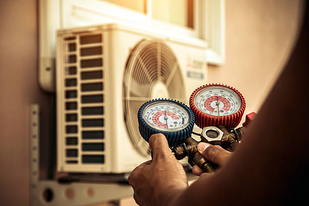 Professional Hvac Installation technician working in Calera, OK